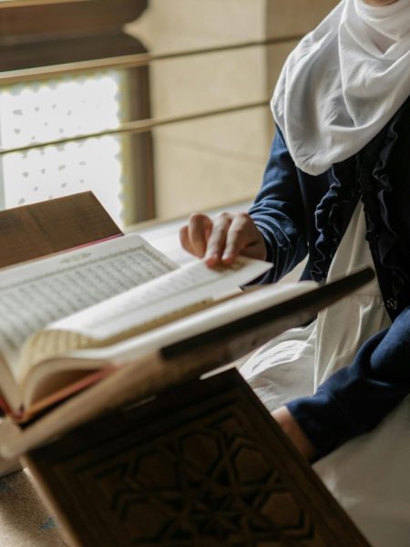 girl with quran